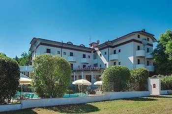 ホテル Ambasciatori カストロカーロ・テルメ