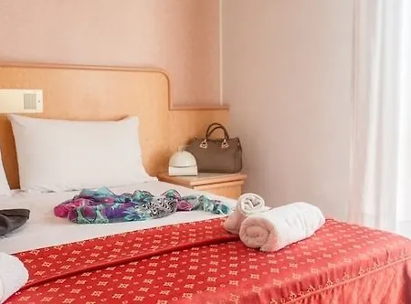 Ambasciatori 3* קסטרוקארו טרמה