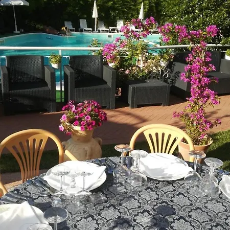 Ambasciatori מלון קסטרוקארו טרמה