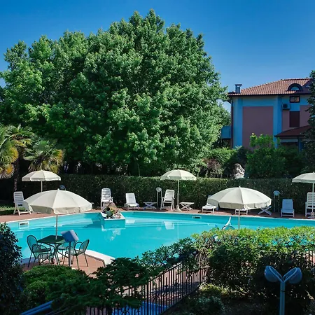 Ambasciatori מלון קסטרוקארו טרמה