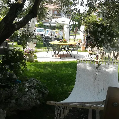 Ambasciatori 3* קסטרוקארו טרמה