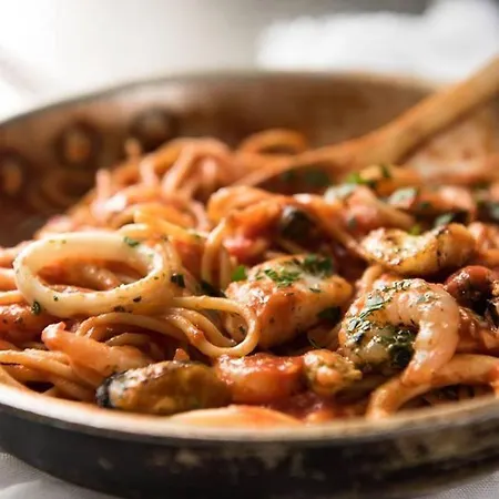 Ambasciatori קסטרוקארו טרמה